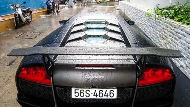 Ấn tượng siêu xe "tắm mưa" tại Việt Nam