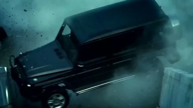 Hàng trăm xe bị phá hủy trong phim 'bom tấn'