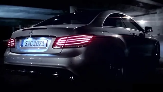 “Mẹc” E-Class mui trần đẹp rạng rỡ về đêm