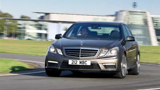 Khám phá công nghệ tiên tiến của Mercedes