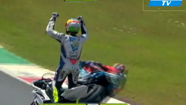 Thua "đau đớn" vì ăn mừng quá sớm