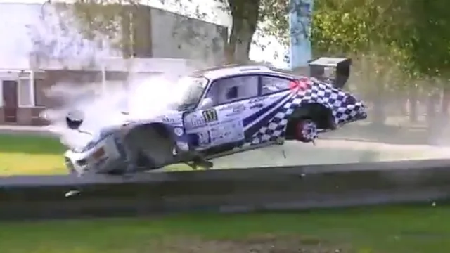 Tai nạn như phim hành động tại giải đua Rally