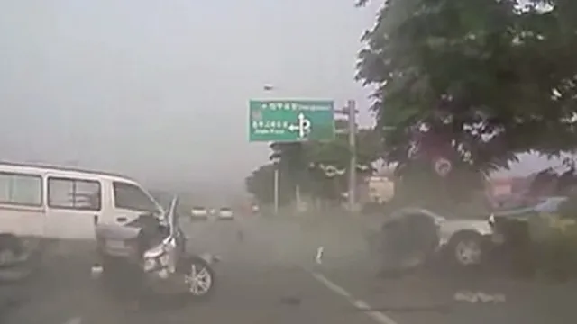 Tai nạn thảm khốc khiến Sonata gãy đôi