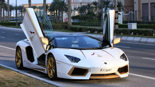 Dát vàng thật lên Lamborghini Aventador Roadster