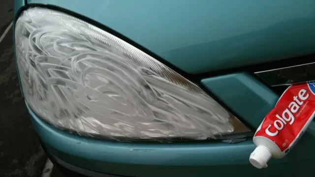 [Video] - Chữa đèn pha xỉn mờ bằng... kem đánh răng