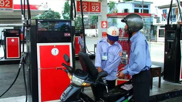 Quyết định bất ngờ: Không điều chỉnh tăng giá bán lẻ xăng dầu