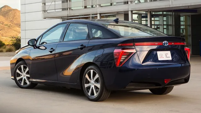 [Video] Toyota chiết xuất nhiên liệu cho xe "sạch" từ phân bò