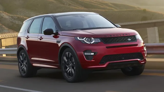 Land Rover Discovery Sport ấn tượng với 2 tông Đỏ Đen