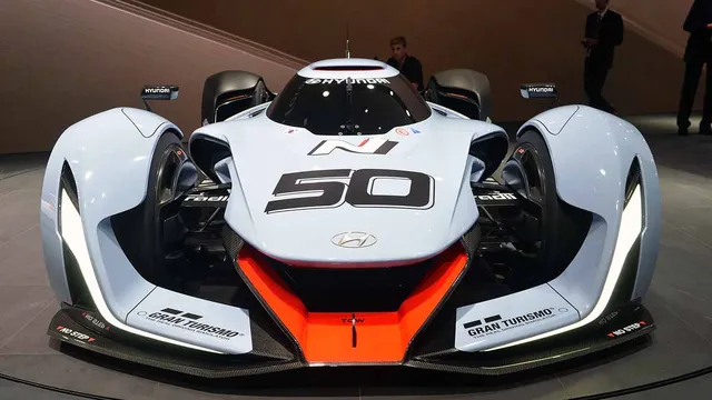 Hyundai gây sốc khi đối đầu Bugatti Vision Gran Turismo