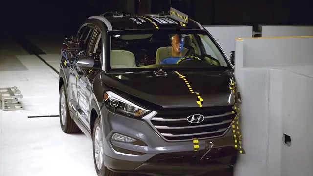 Hyundai Tucson 2016 thử an toàn của IIHS