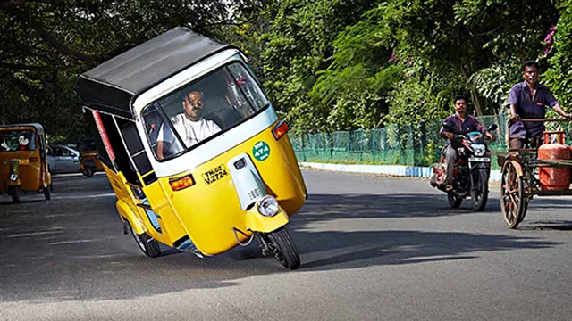 Lập kỷ lục thế giới với xe ba bánh Tuk tuk