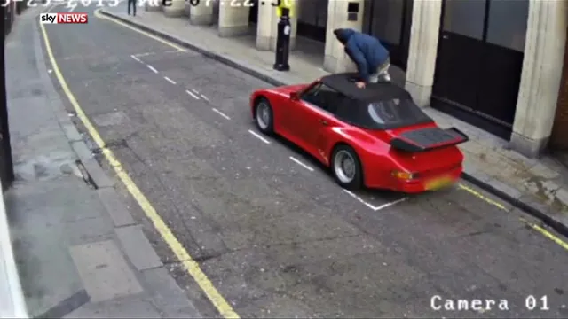 Màn trộm xe Porsche táo tợn