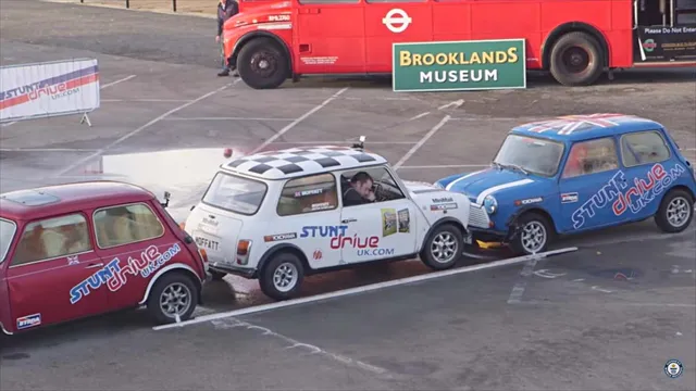 Kỷ lục thế giới về "lùi chuồng" xe