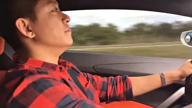 Ca sĩ Tuấn Hưng "cầm cương" Lamborghini Aventador Roadster trên đất Mỹ