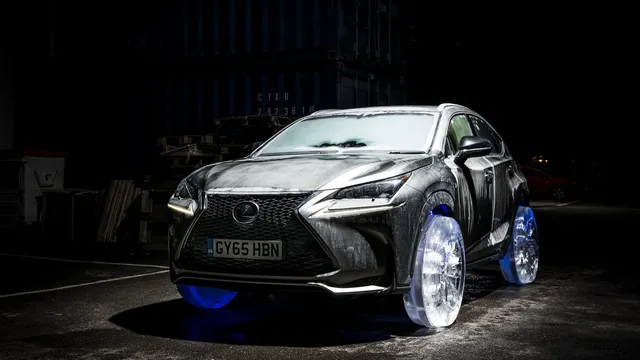 Lexus chạy thử chiếc NX300 có lốp làm từ băng đá