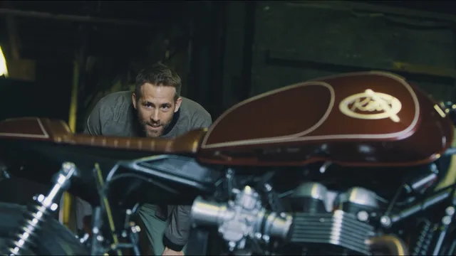 Siêu sao phim Deadpool "trải lòng" về đam mê mô tô