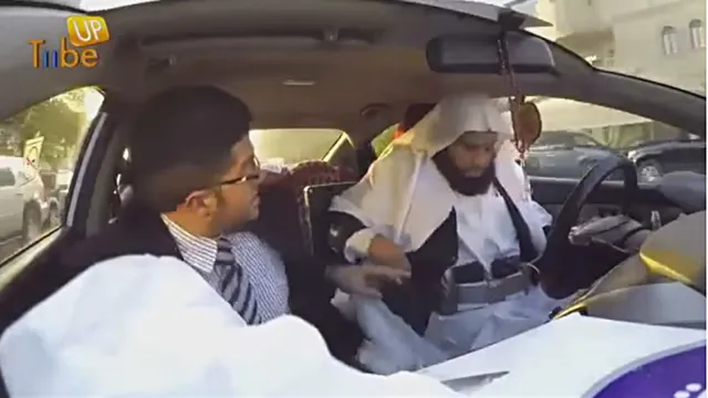 Giả vờ lái xe đánh bom tự sát và kết cục không ngờ