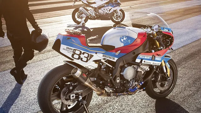 Xem siêu mô tô BMW S1000RR lột xác qua hãng độ Praem