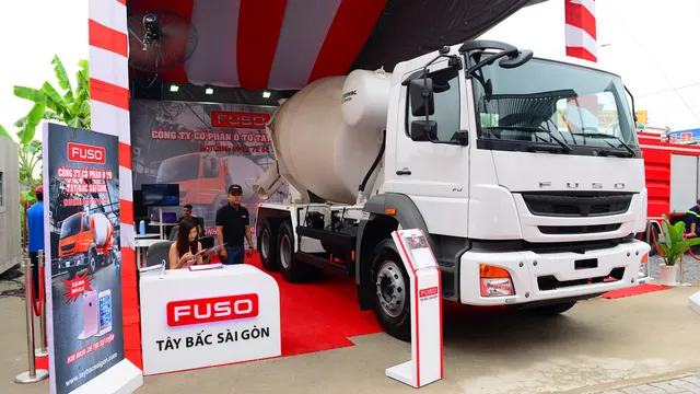 FUSO Việt Nam trình làng xe bồn trộn Mixer FJ
