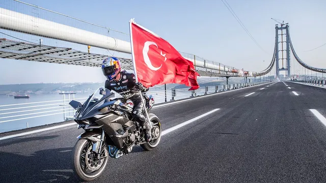 Choáng trước siêu mô tô Kawasaki Ninja H2R chạm ngưỡng 400 km/h