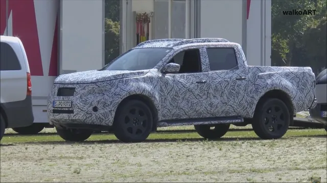 Video phiên bản thử nghiệm mẫu bán tải đầu tiên của Mercedes-Benz
