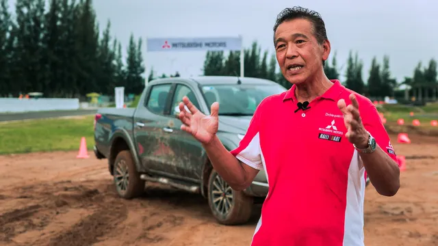 Hiroshi Masuoka chạy Triton & Pajero Sport trong đường đua Việt Nam