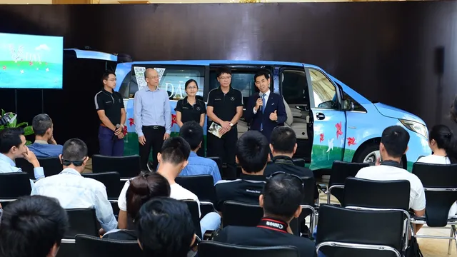 Mercedes-Benz VN ra mắt V250 và Vito Tourer 121