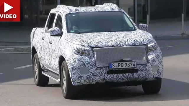 Video mẫu bán tải đầu tiên của Mercedes-Benz trên đường phố