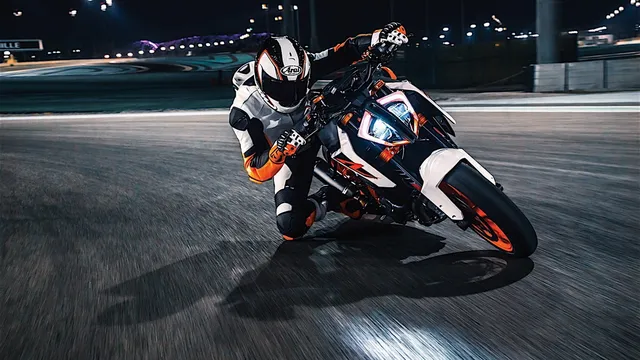 Video giới thiệu KTM 1290 Super Duke R 2017