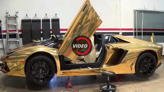 Siêu xe Lamborghini Aventador Roadster "độc lạ" với lớp phủ crôm mạ vàng