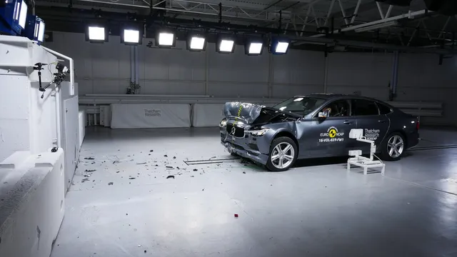 Volvo S90 và V90 phiên bản mới nhận được đánh giá an toàn hàng đầu của Euro NCAP