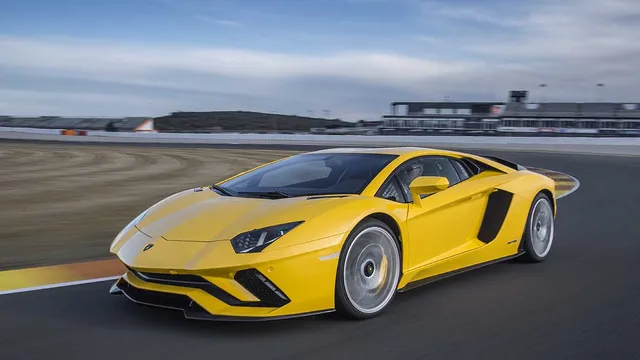 Video review chi tiết khoang lái siêu xe Lamborghini Aventador S